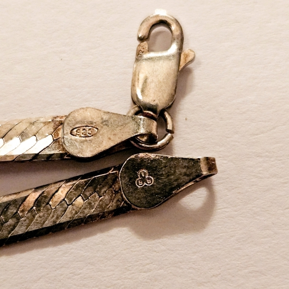 Vintage Italian Gold Necklace - Picture 2 of 8